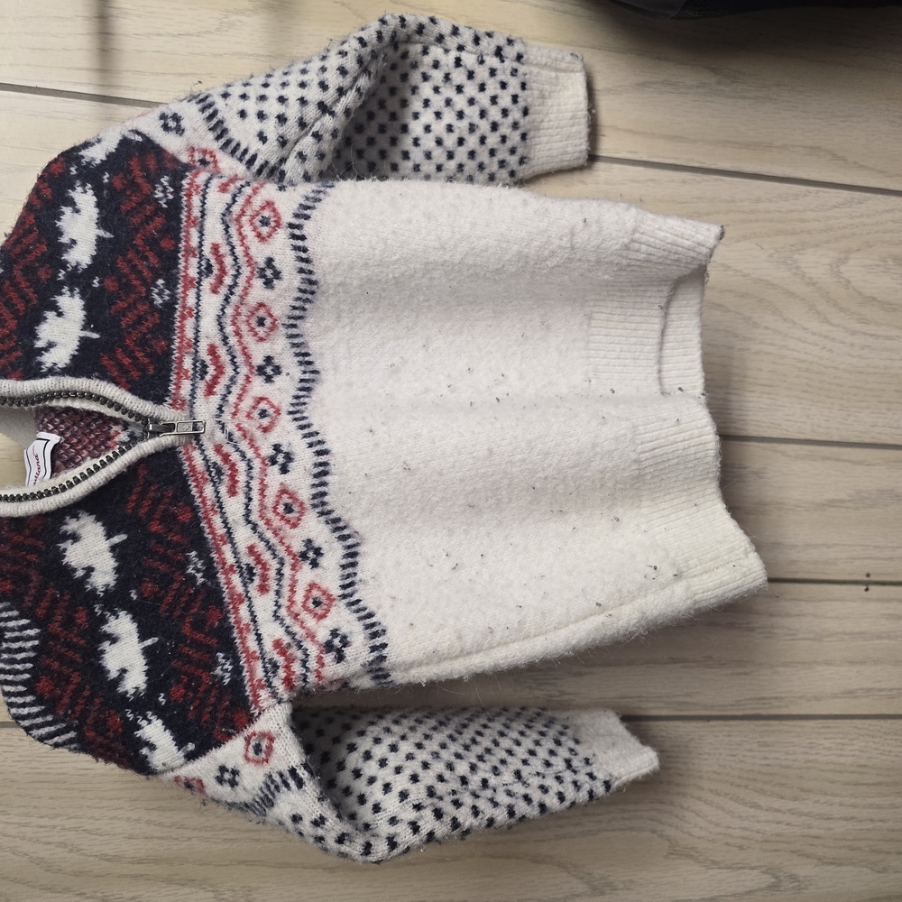 Women's White and Navy Patterned Sweater